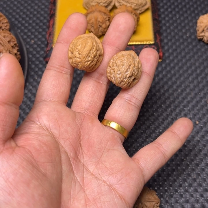 吊坠文玩核桃小金鱼