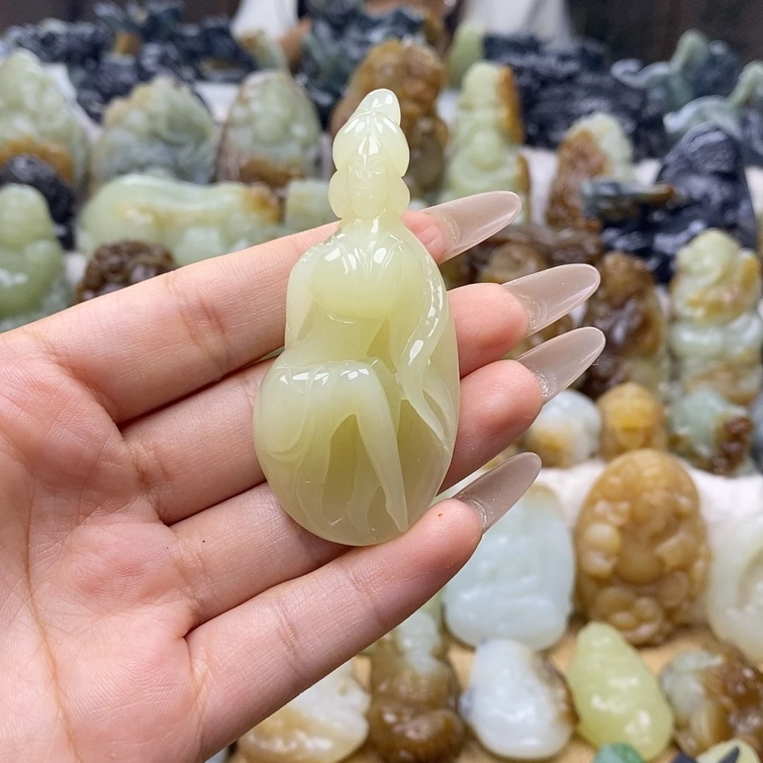 颈饰未镶嵌和田玉