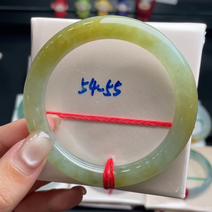 翡翠手镯未镶嵌翡翠手镯