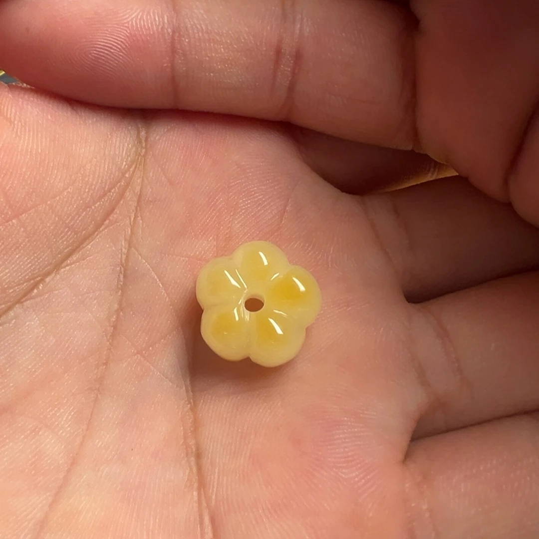 蜜蜡颈饰未镶嵌五瓣花提溜吊坠