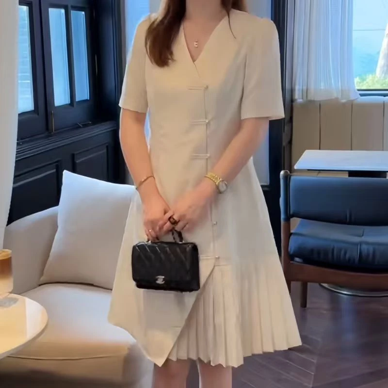 夏季气质短款不规则V领百搭白色胖妹妹短裙连衣裙小众中裙街头风