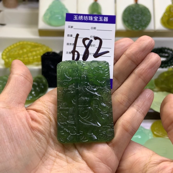 【闪购商品】未镶嵌蛇纹石玉颈饰琢*钰