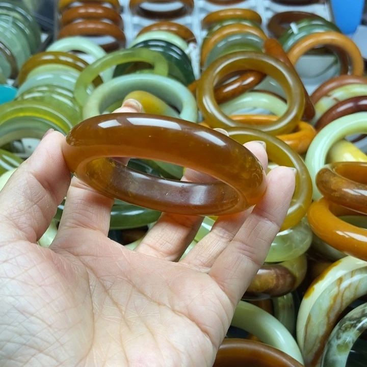 蛇纹石玉未镶嵌手镯小**蛇