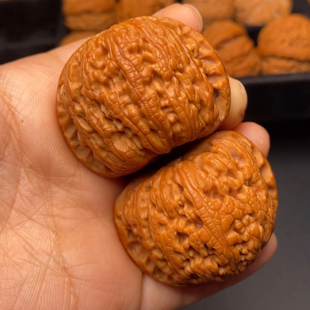 文玩核桃把件秦岭野生核桃