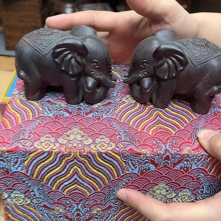 大叶紫檀（黑酸枝木类）