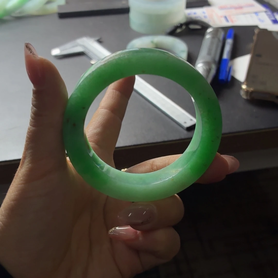 1***3定制翡翠未镶嵌翡翠手镯