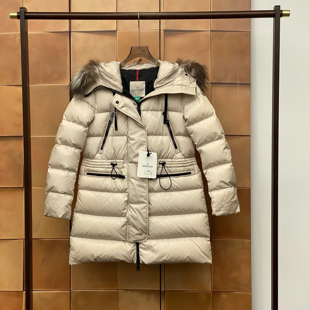 99新 MONCLER Aphrotiti米白色刺绣徽标连帽羽绒服/1码/29657