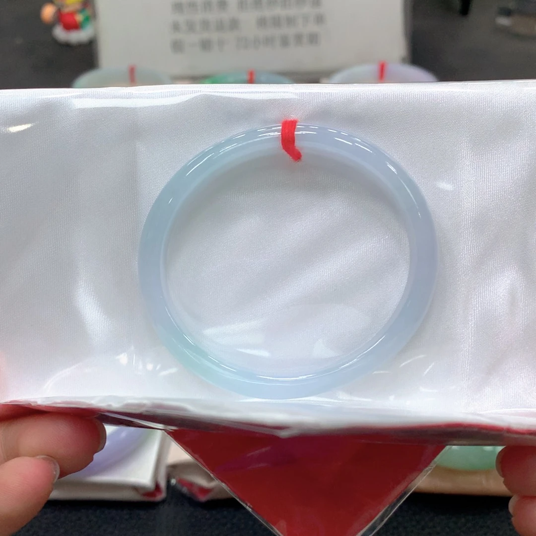 翡翠未镶嵌手镯54贵妃