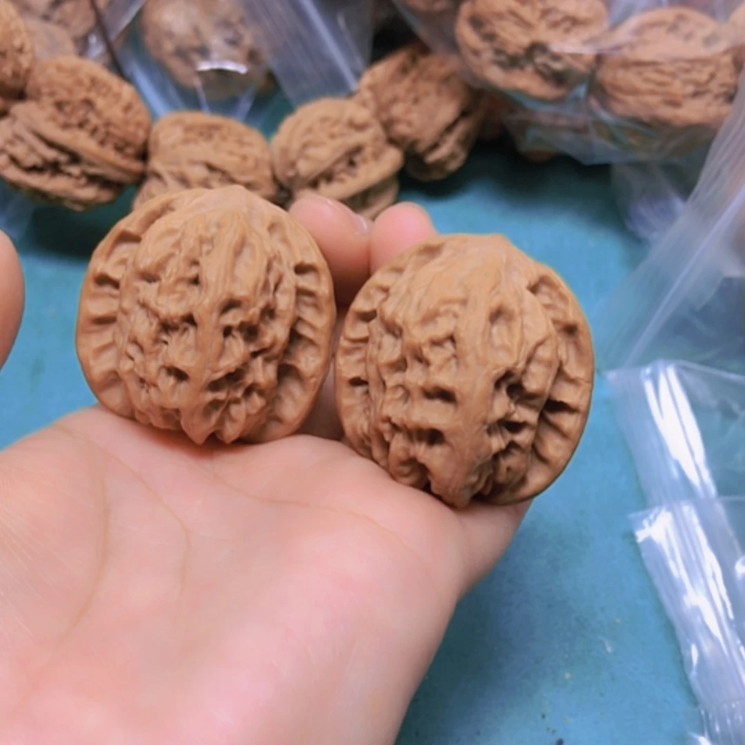 【闪购商品】把件核桃38野狼修尖