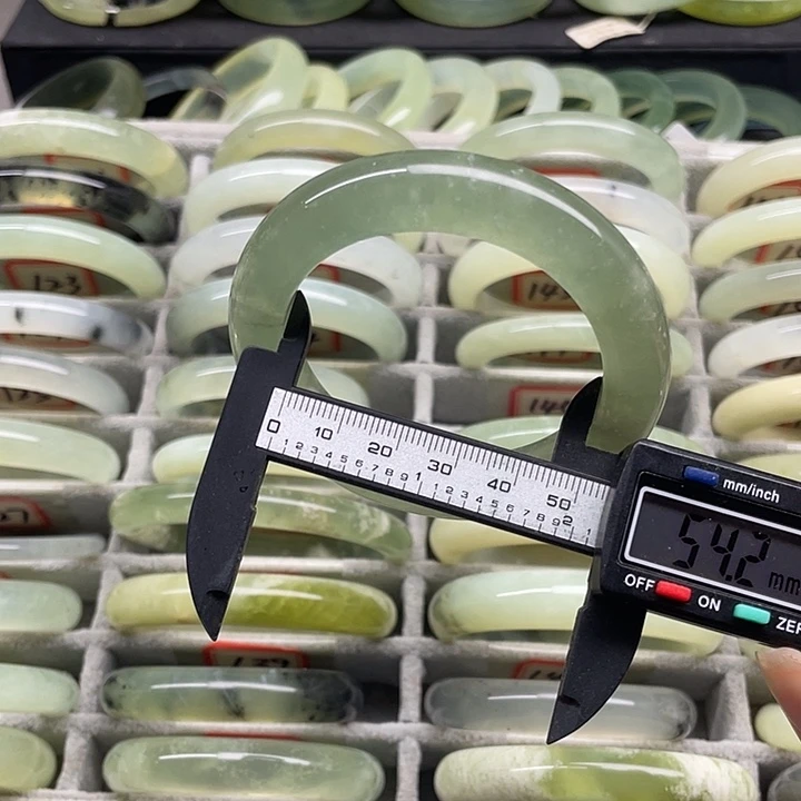 未镶嵌蛇纹石玉手镯145