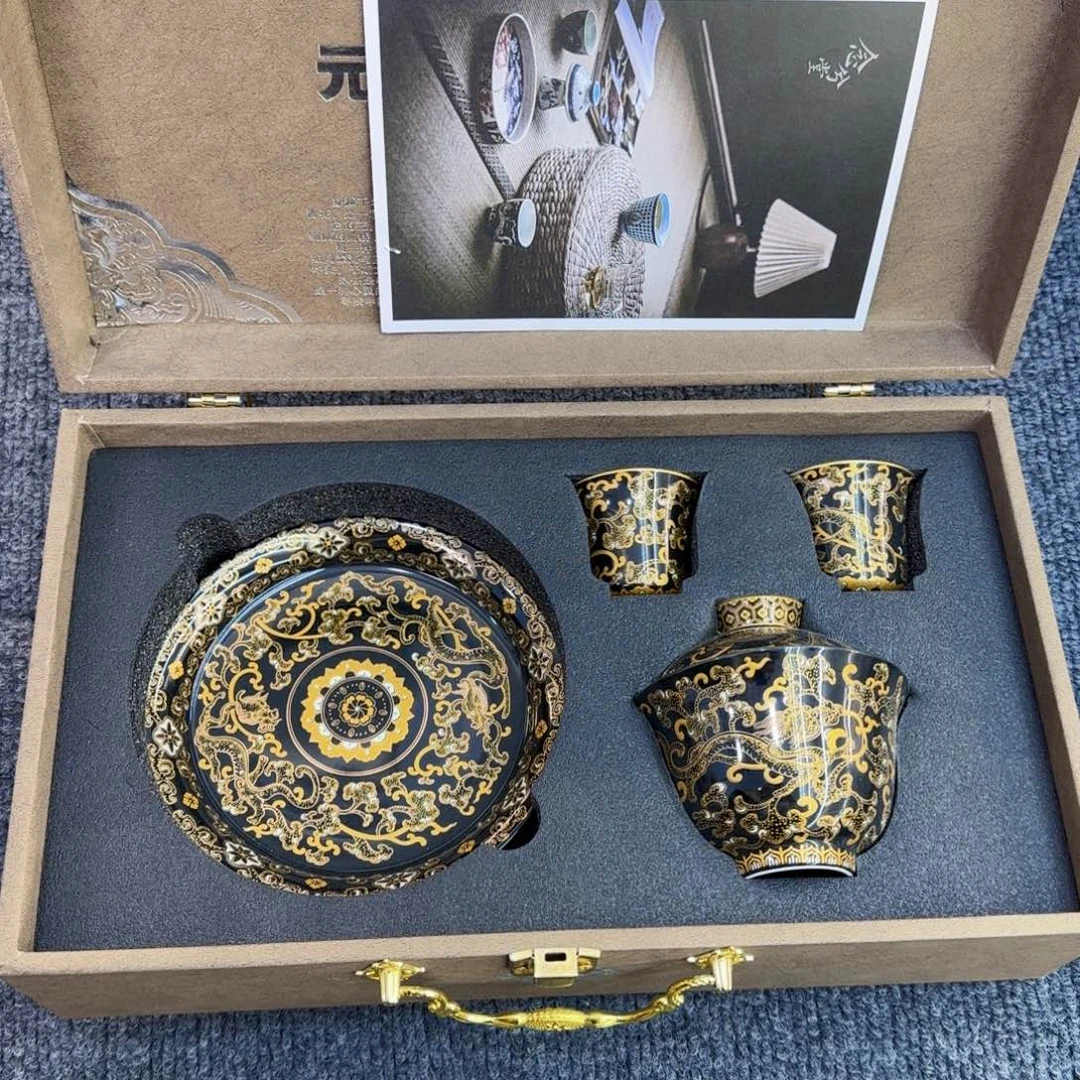 瓷片盖碗很精致很好看