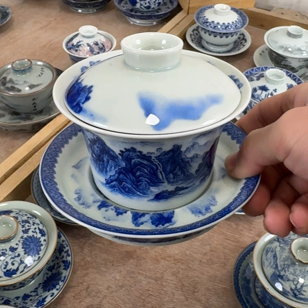 千里江山马蹄盖碗微瑕