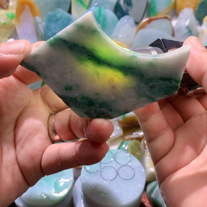 翡翠未镶嵌颈饰缅甸天然翡翠牌子片料珠子平安扣吊坠