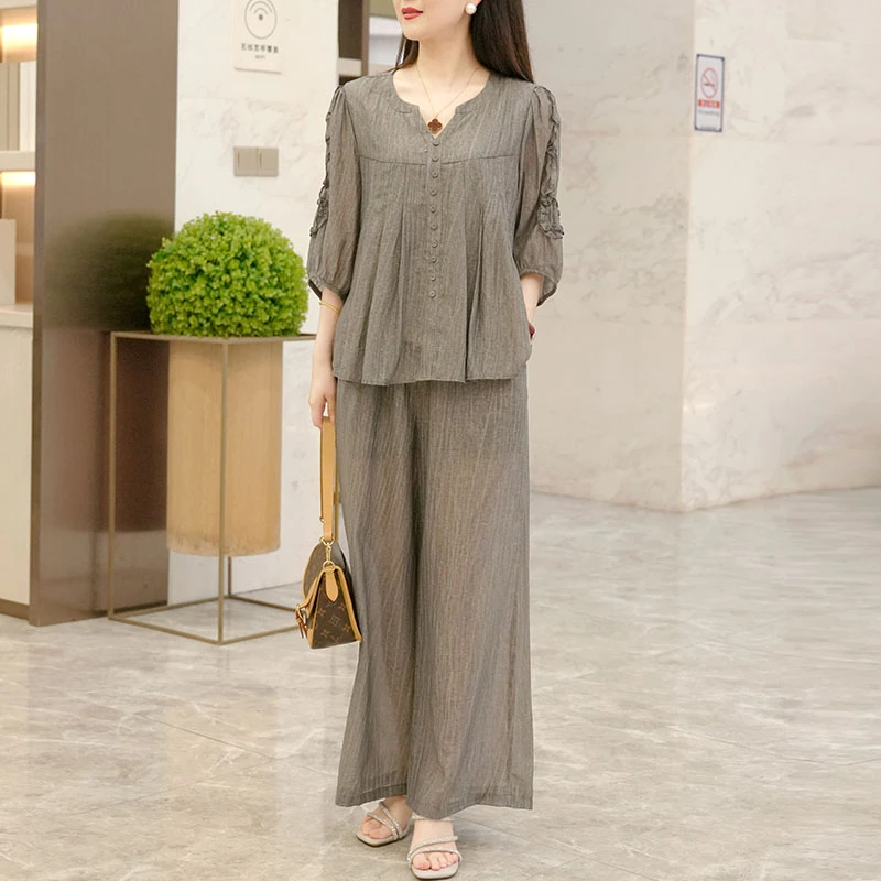 年轻妈妈夏装休闲两件套2025新款轻薄V领小衫中青年T恤套装2537