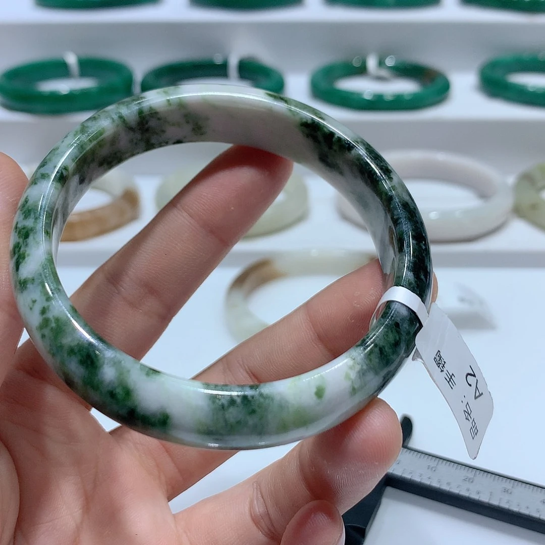 独山玉手镯未镶嵌