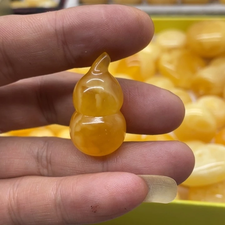 裸石琥珀未镶嵌葫芦
