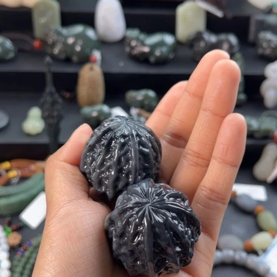 和田玉挂件未镶嵌虎*