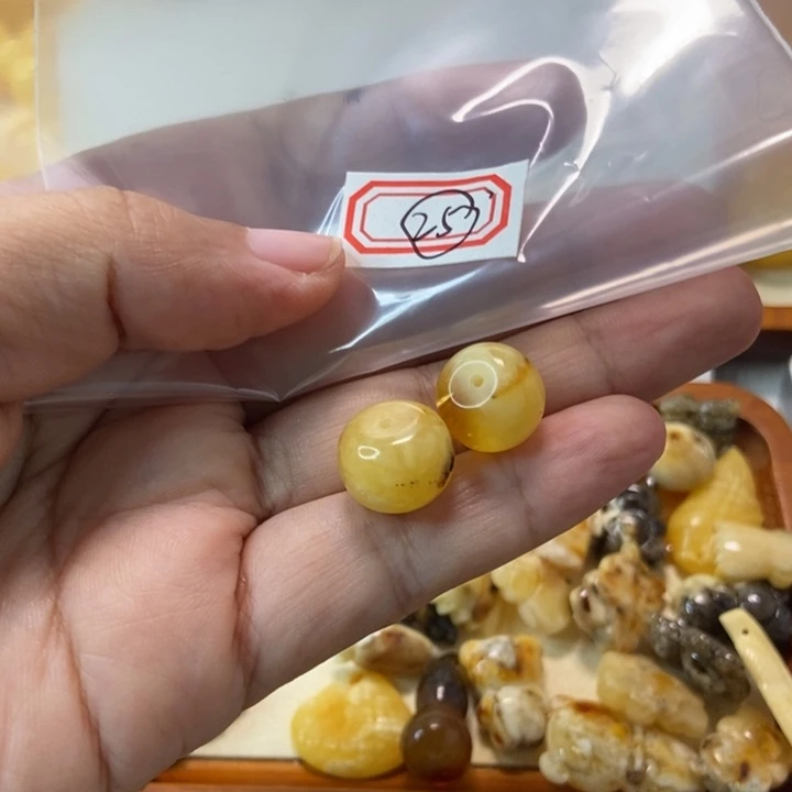 琥珀未镶嵌珠宝奇石