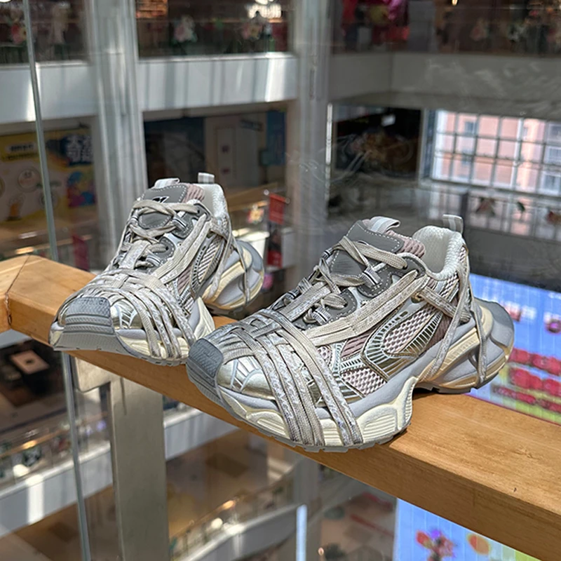 情侣款巴黎3XL蜘蛛编织绑带字母老爹2025做旧厚底夏季鞋子女款