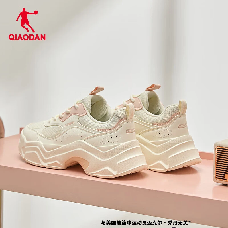中国乔丹女鞋运动鞋2025秋季休闲鞋厚底老爹鞋网面透气跑步鞋子女