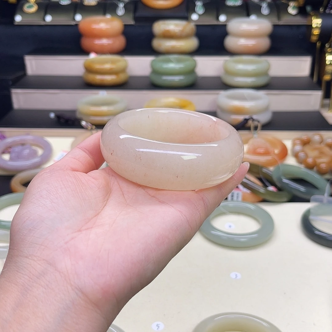 H***M石英岩玉未镶嵌手镯