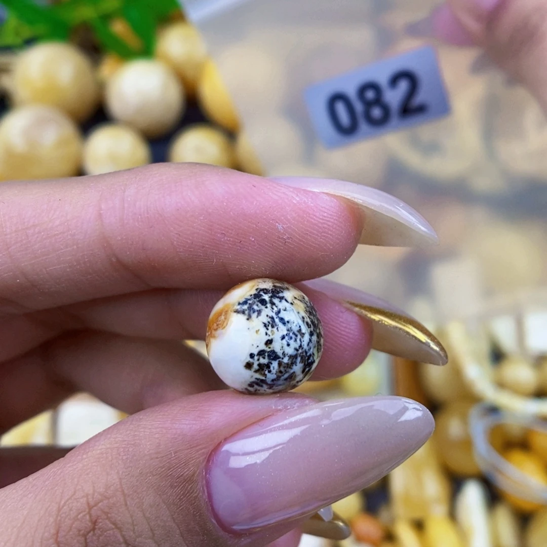 琥珀未镶嵌珠宝奇石12