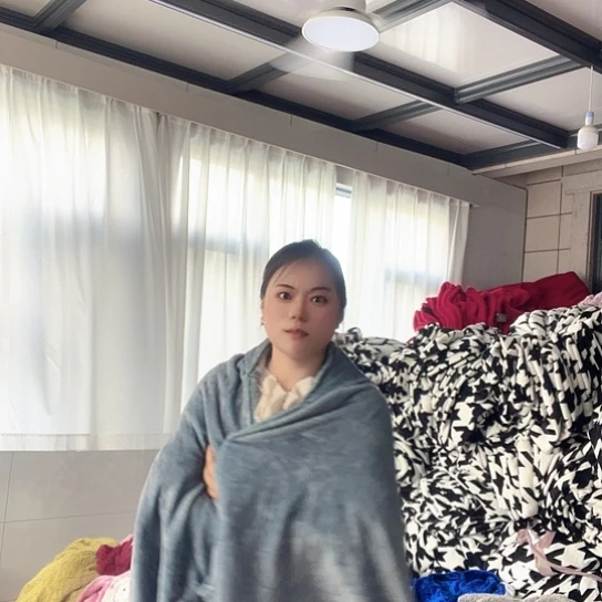 羊驼毛灰色带帽毯130×160