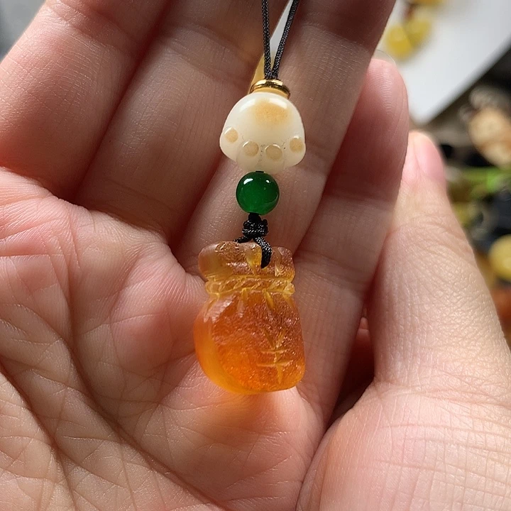 未镶嵌琥珀裸石手机挂件