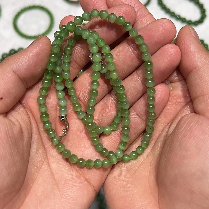 和田玉未镶嵌手串