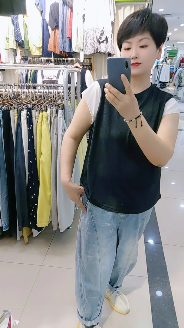 晶姐家袖配接质感短袖