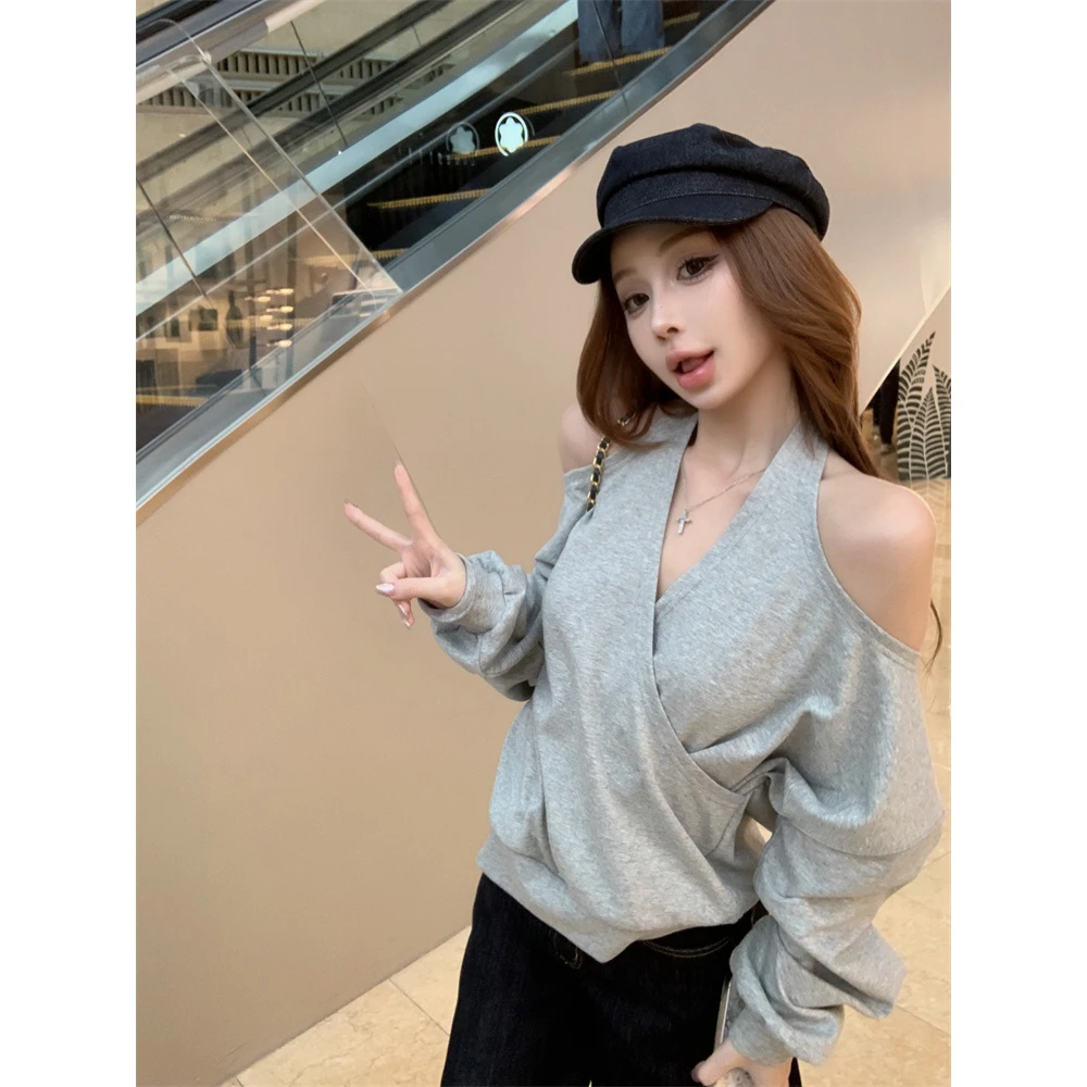复古挂脖设计感两穿露肩长袖卫衣女宽松显瘦纯欲风气质外穿上衣服