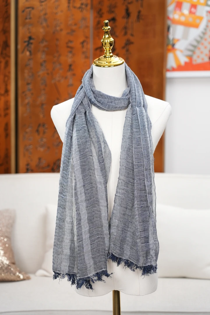 Ruby衣橱 | 蓝色条纹流苏围巾 W006