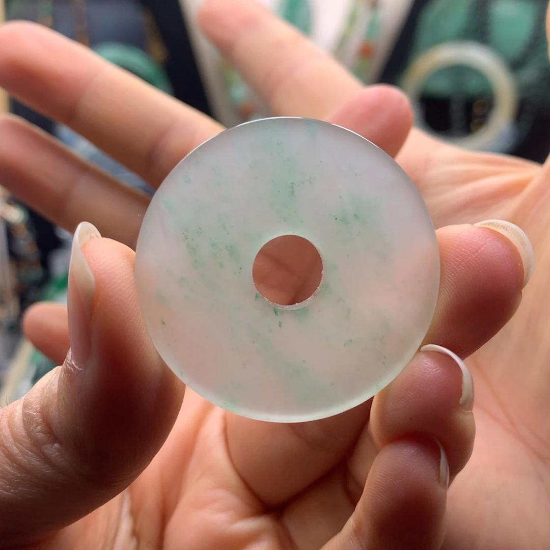 石英质玉未镶嵌颈饰