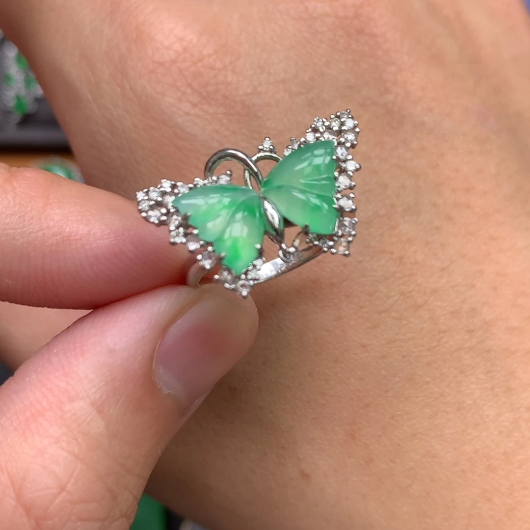 翡翠18K金镶嵌戒指