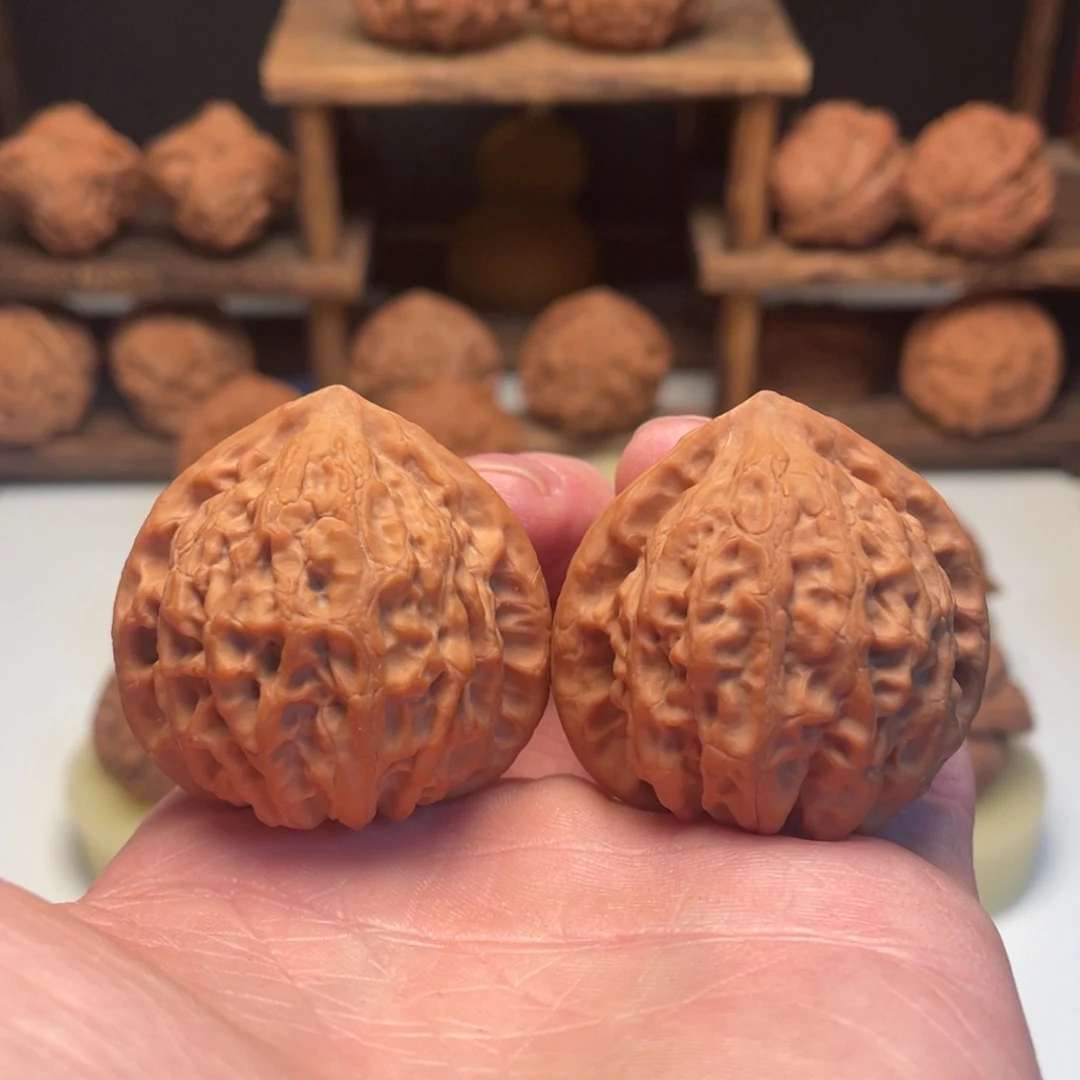 文玩核桃把件金牛