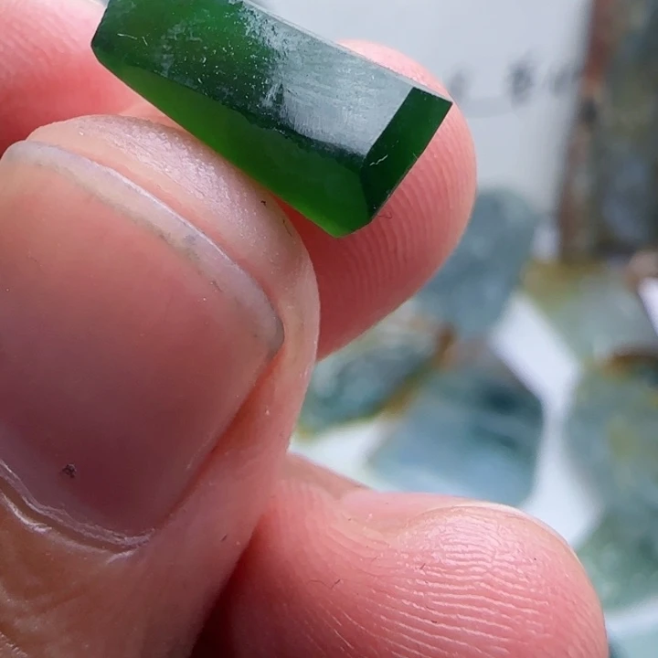 唔***好定制翡翠未镶嵌包工不退换