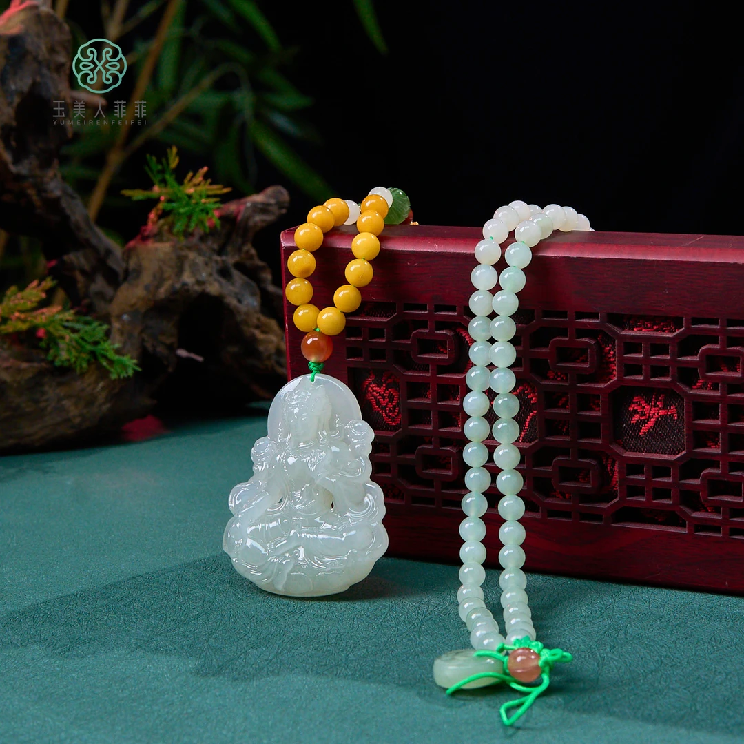 珠光宝气-和田玉吊坠约50*37mm