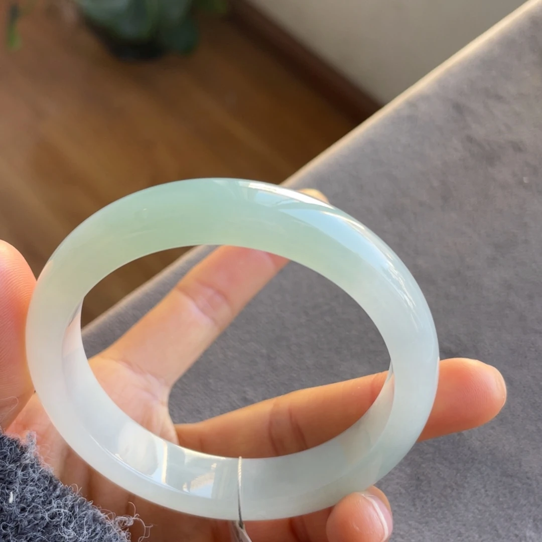 翡翠未镶嵌手镯冰润