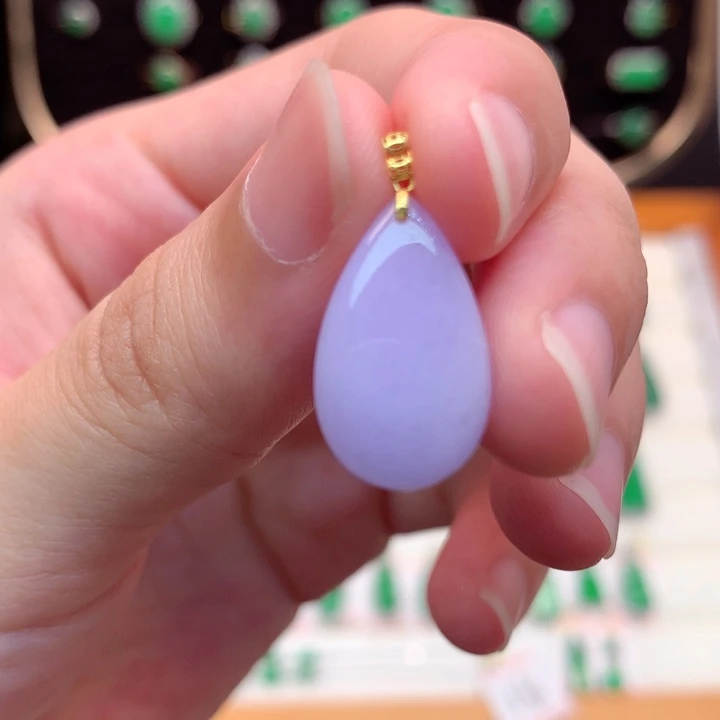 翡翠18K金镶嵌颈饰翡翠