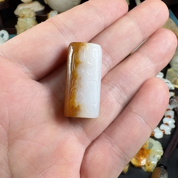 透闪石质玉未镶嵌挂件