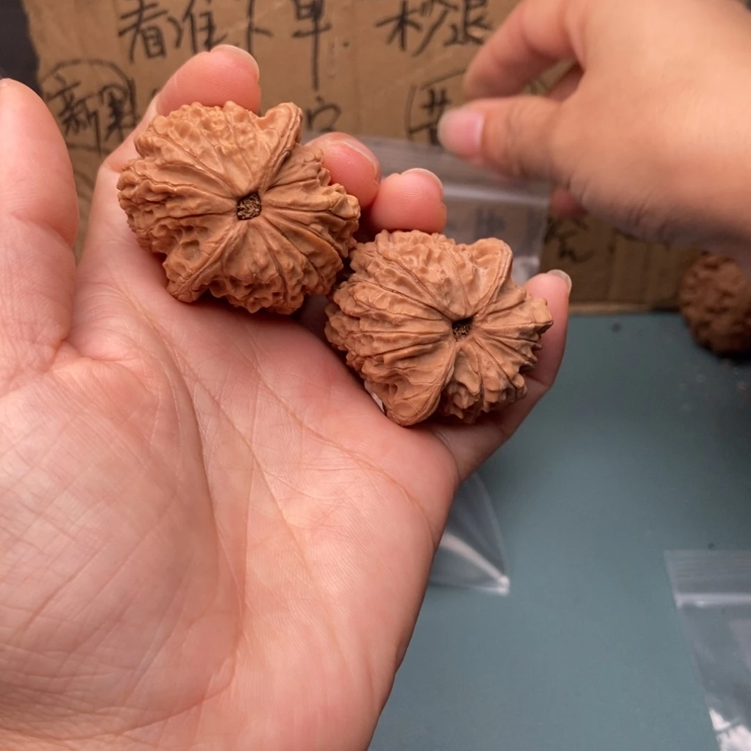 用***2吊坠文玩核桃血麒麟9