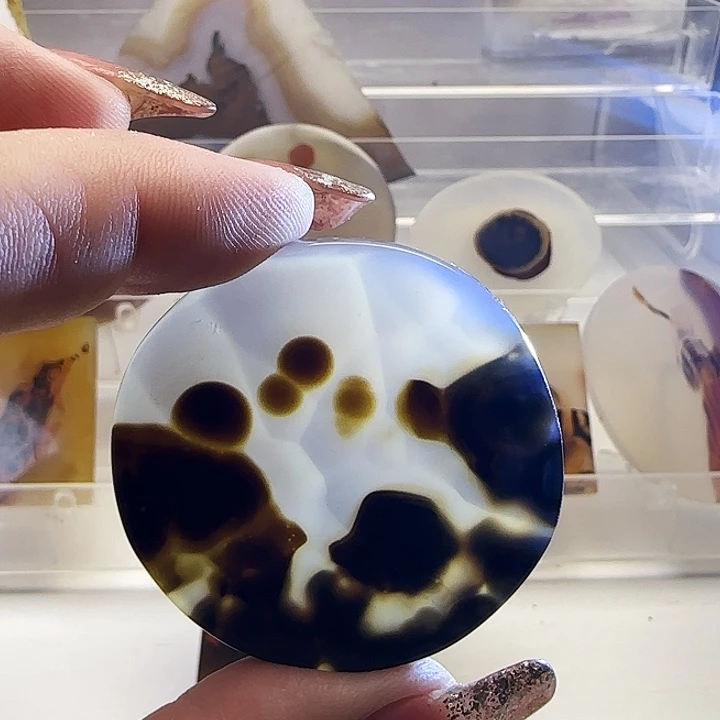 玛瑙/玉髓未镶嵌珠宝奇石