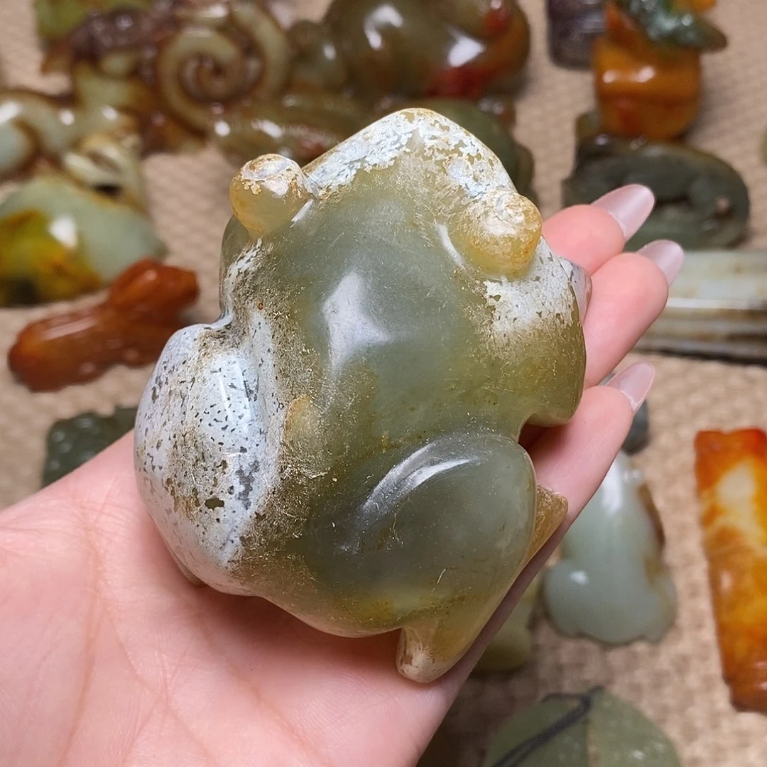 未镶嵌蛇纹石玉颈饰