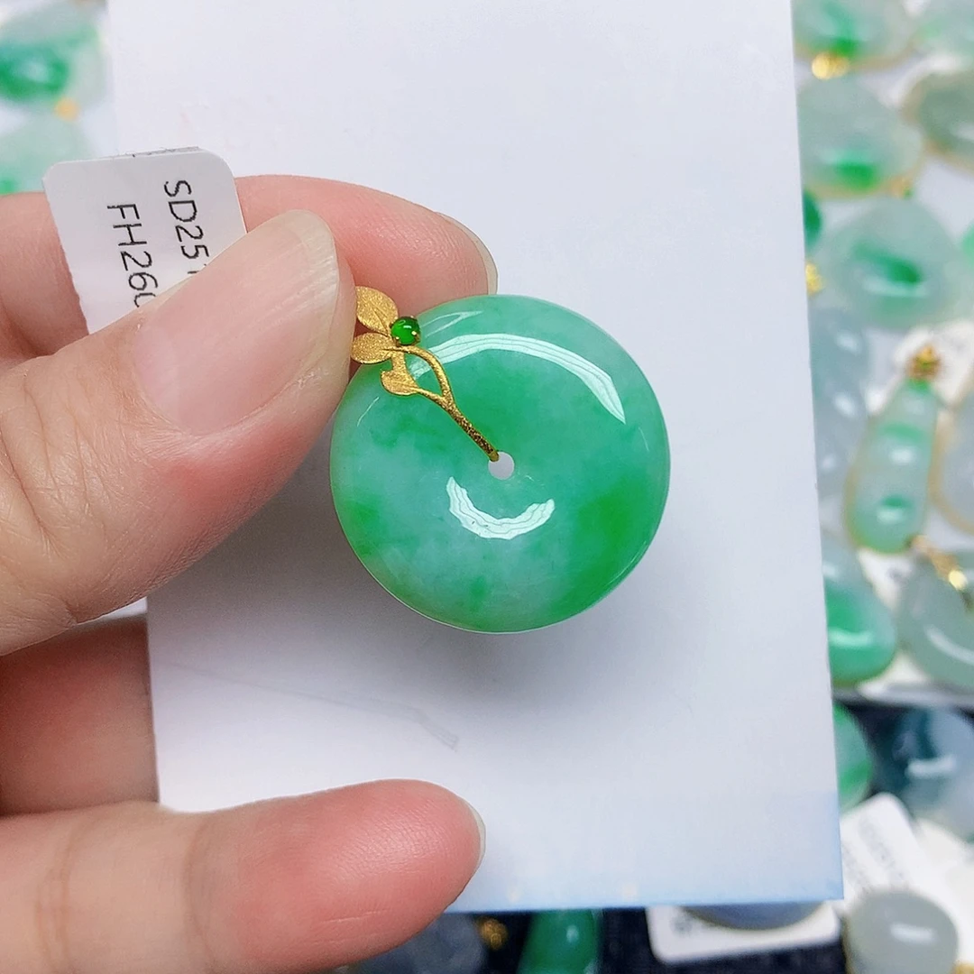 翡翠18K金镶嵌颈饰3678964