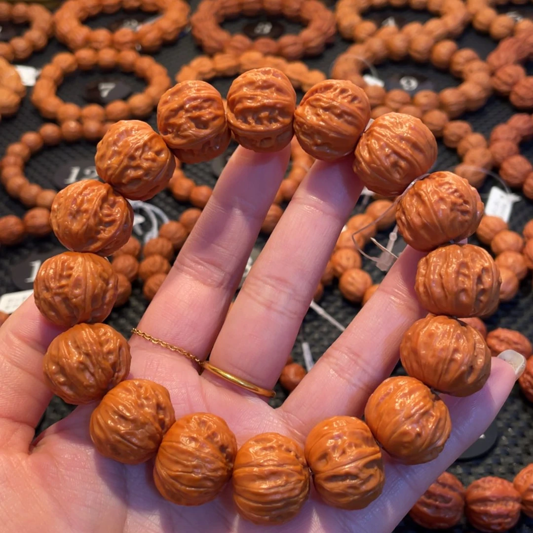 文玩核桃手串拿****腚手串