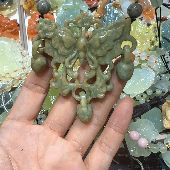 蛇纹石玉未镶嵌吊坠