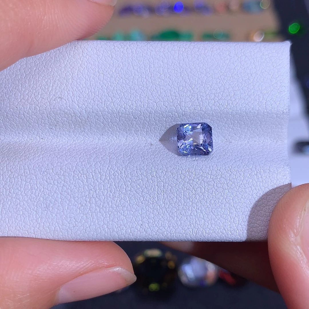 彩色蓝宝石裸石未镶嵌…*