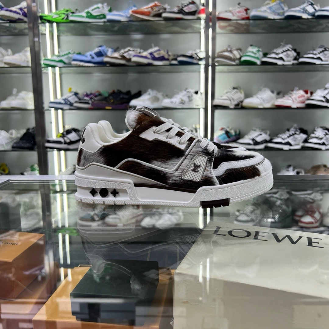 未使用 LouisVuitton/路易威登 TRAINER马毛 原盒 37.5码 YH19697