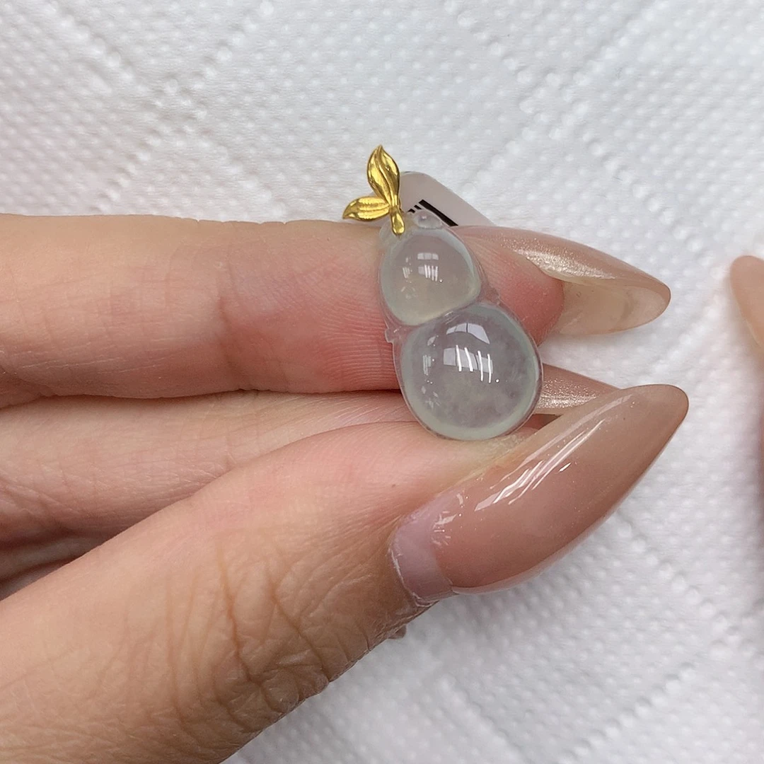 颈饰18K金镶嵌翡翠