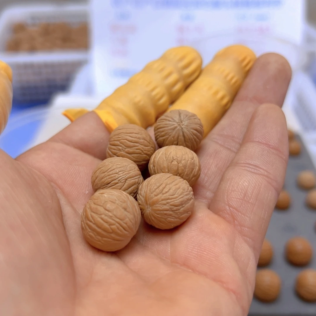 猴头核桃吊坠二凤羽40粒打孔不退不换